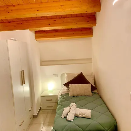 Casa La Giara بيت للعطل